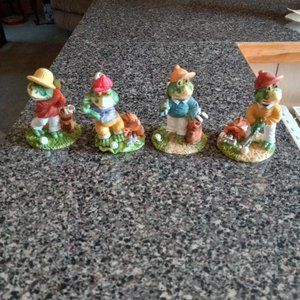 frogs playing golf